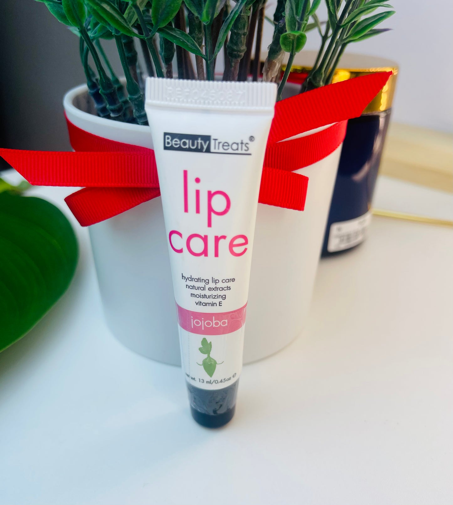 Beauty Treats hydrating lip care natural extracts moisturizing vitamin E