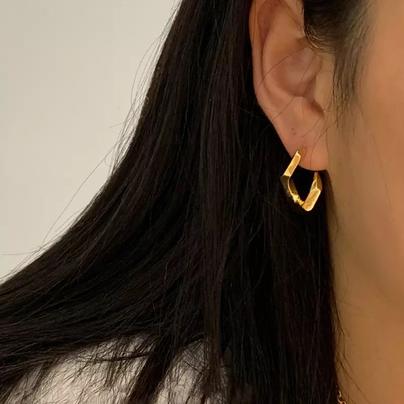 14k Big style twisted women earring