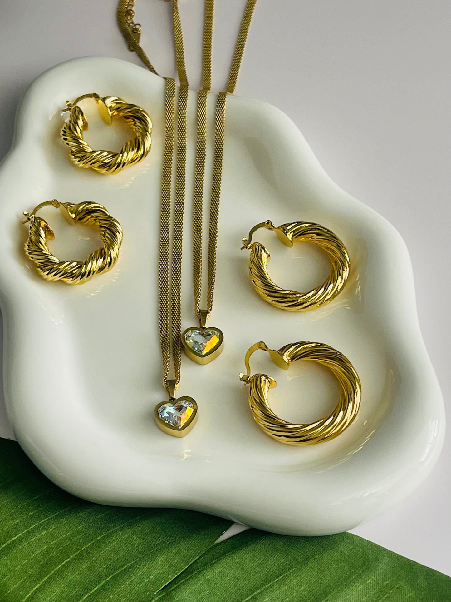 Golden White Heart Shape Cubic Zirconia Heart Pendant Necklace For Women