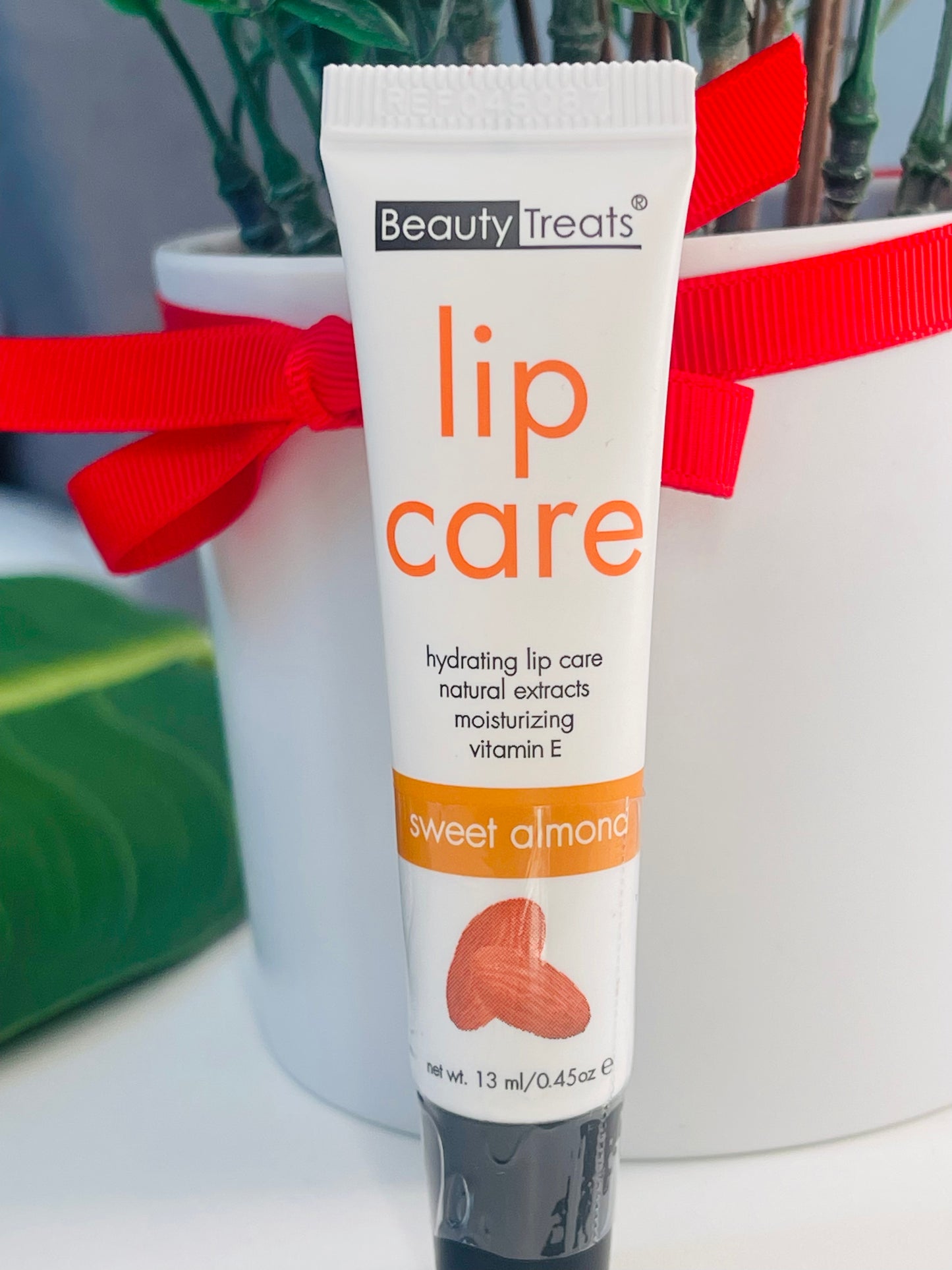 Beauty Treats hydrating lip care natural extracts moisturizing vitamin E