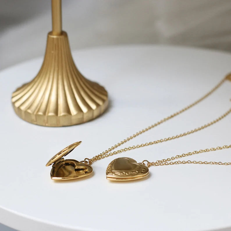 Heart Locket Jewelry Gold Necklace Sign Lovers Gift for Her Woman Love pendant Heart Picture Locket Waterproof Mothers Day Gift