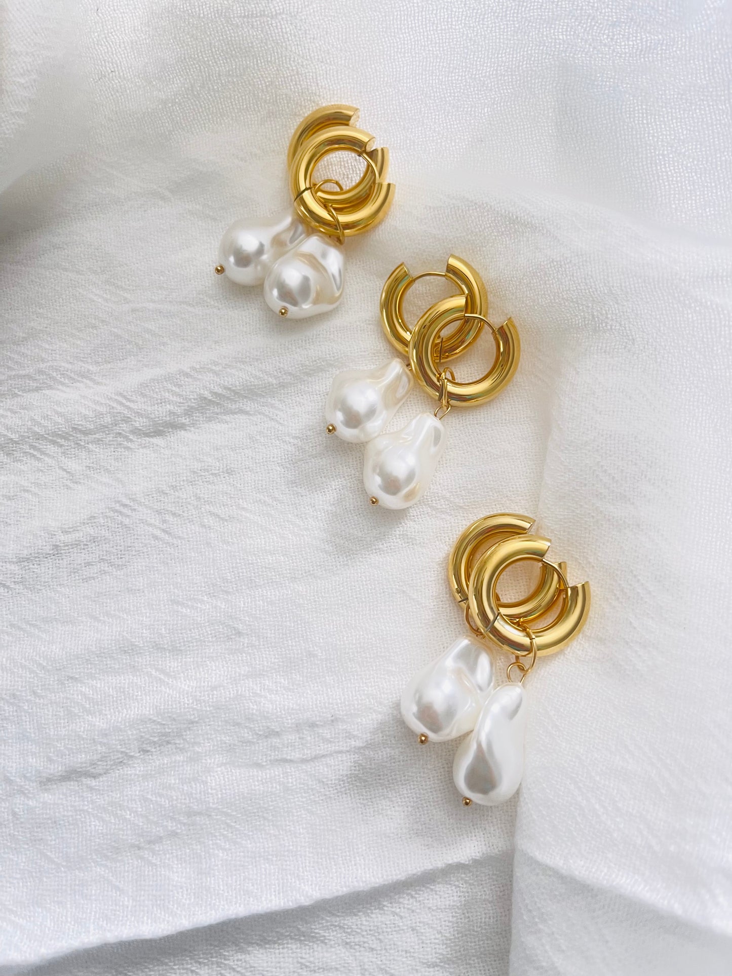 18K Gold Chunky baroque Pearl Drop Earrings • Earrings with Pearl • Large Charm hoops • Dangle Earring • Tarnish Free