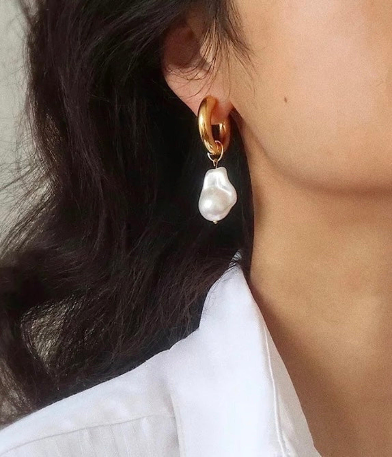 18K Gold Chunky baroque Pearl Drop Earrings • Earrings with Pearl • Large Charm hoops • Dangle Earring • Tarnish Free