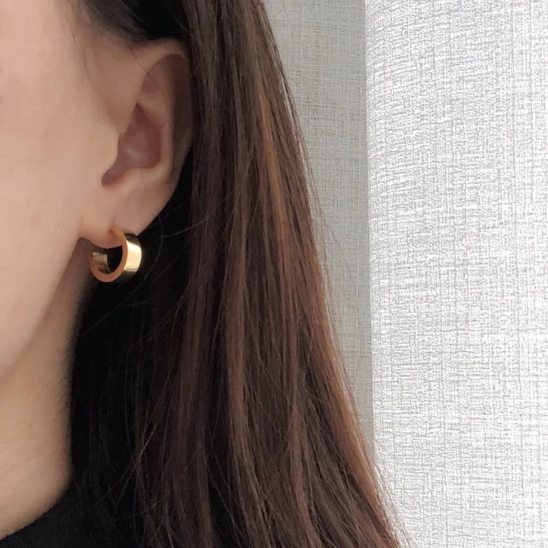 Chunky C Shape 18k gold Hoop Stud Earrings